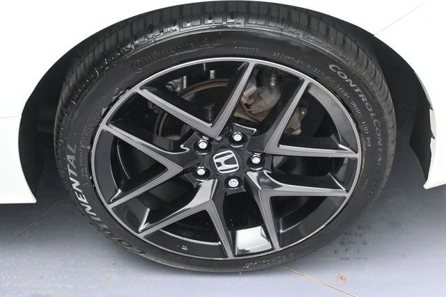 2024 Honda Civic Hatchback Sport Touring - Photo 16