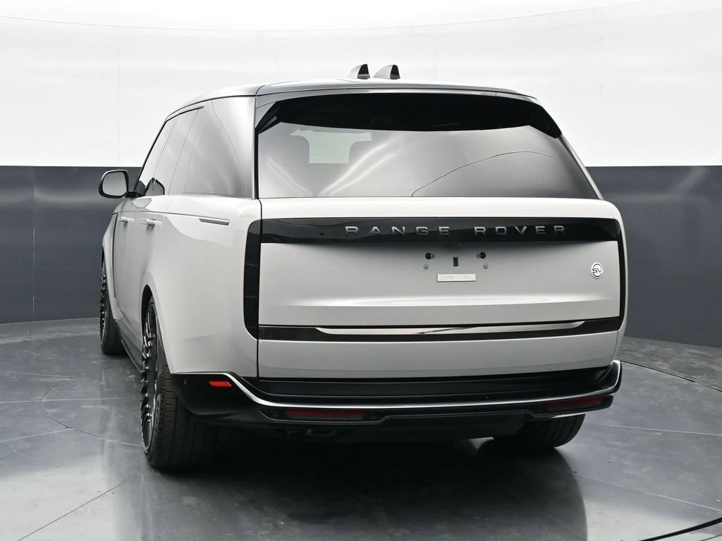 2025 Land Rover Range Rover SV - Photo 9