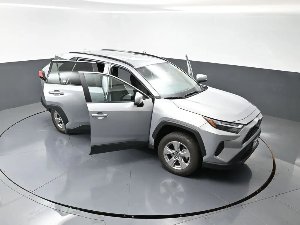 2024 Toyota RAV4 XLE photo 44