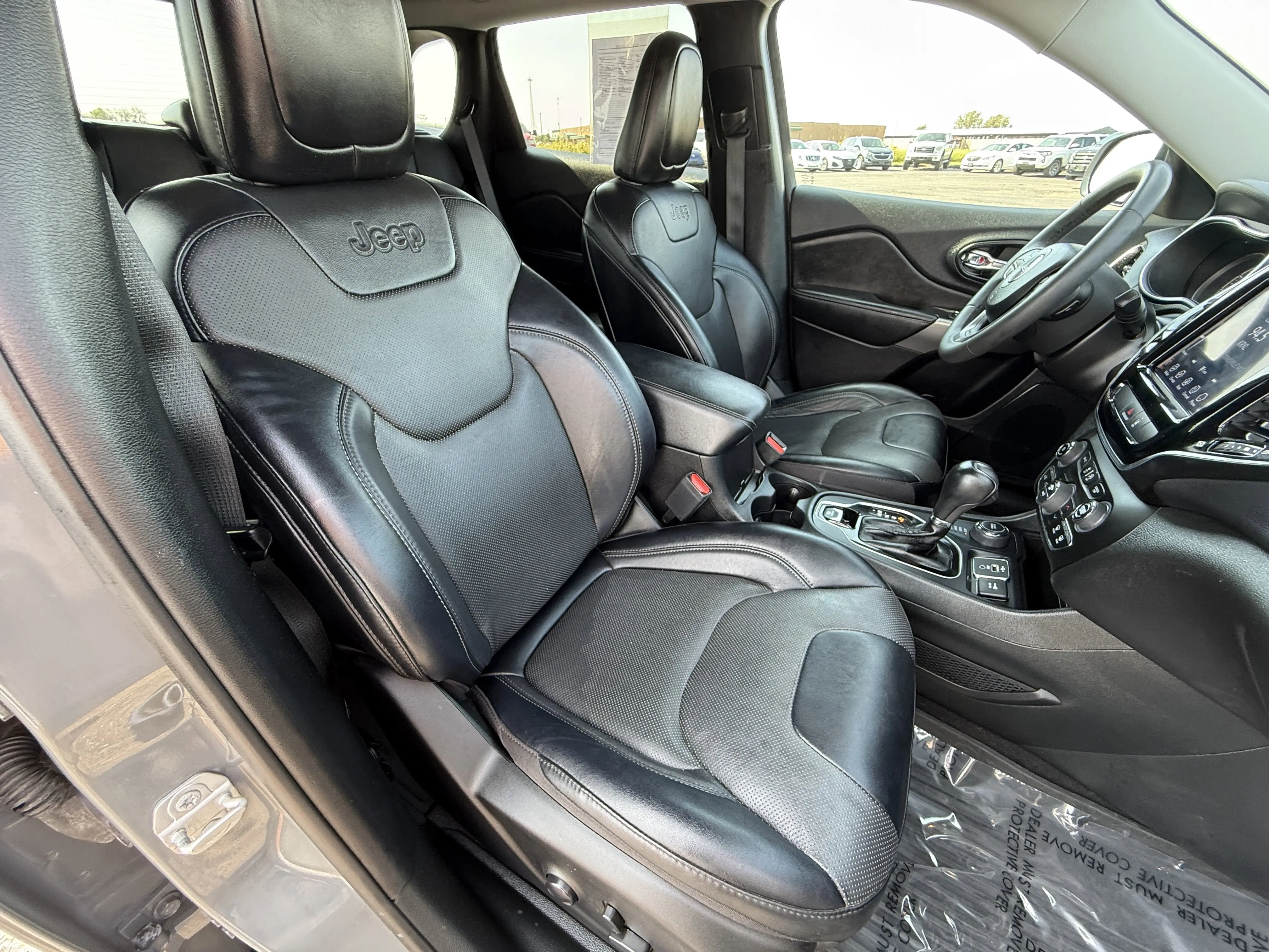 2022 Jeep Cherokee Limited photo 12