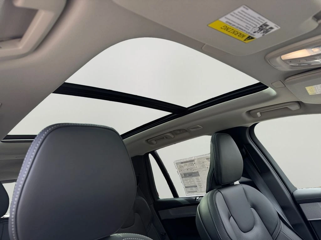 2026 Volvo - image 6