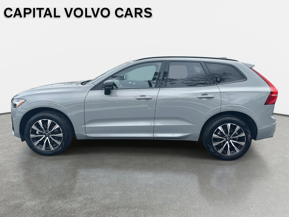 2025 Volvo - image 8