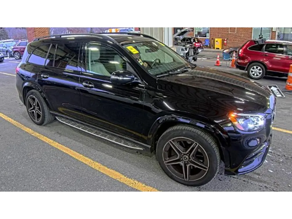 2023 Mercedes-Benz GLS Base's photo