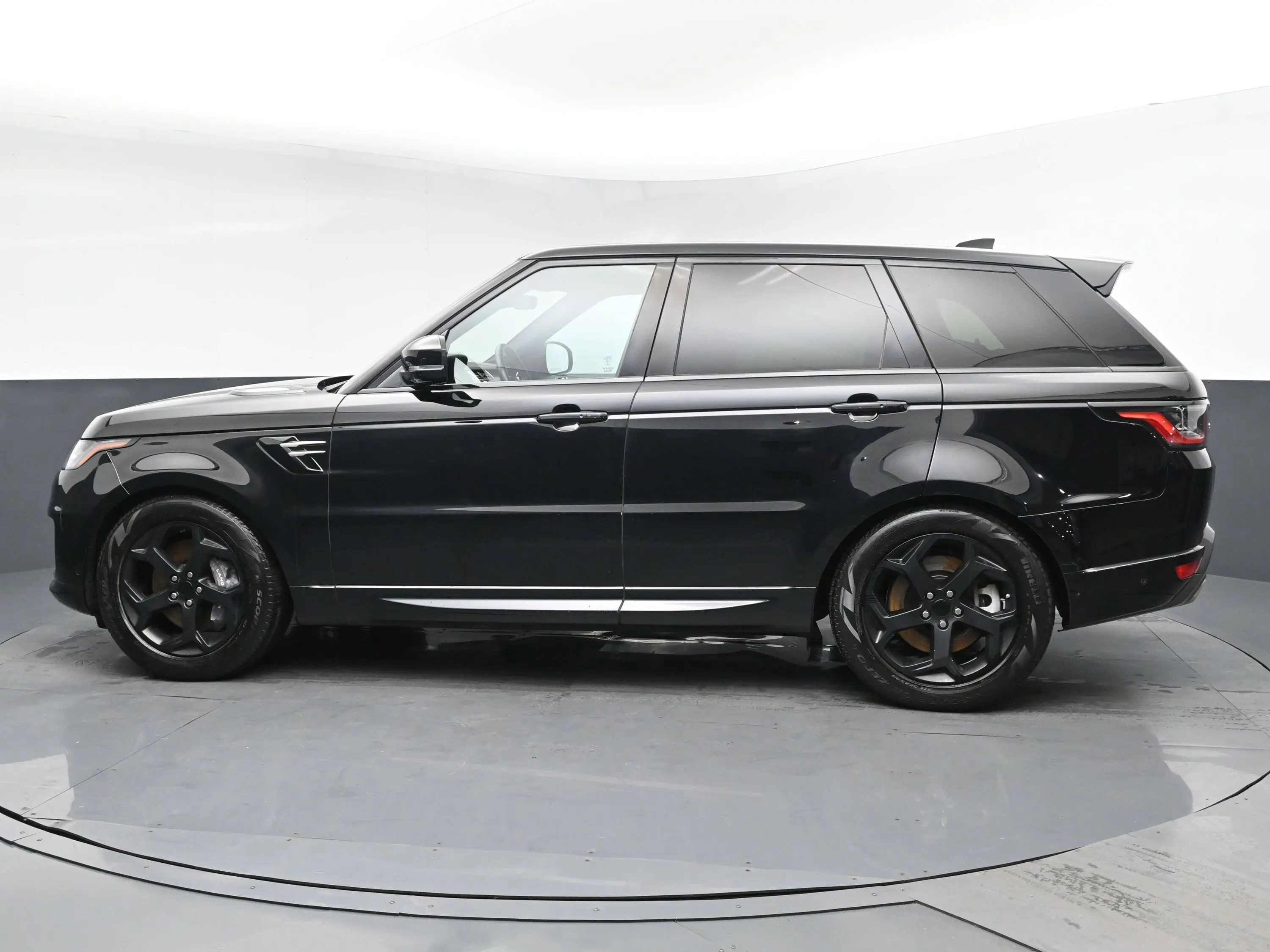 2020 Land Rover Range Rover Sport HSE photo 2