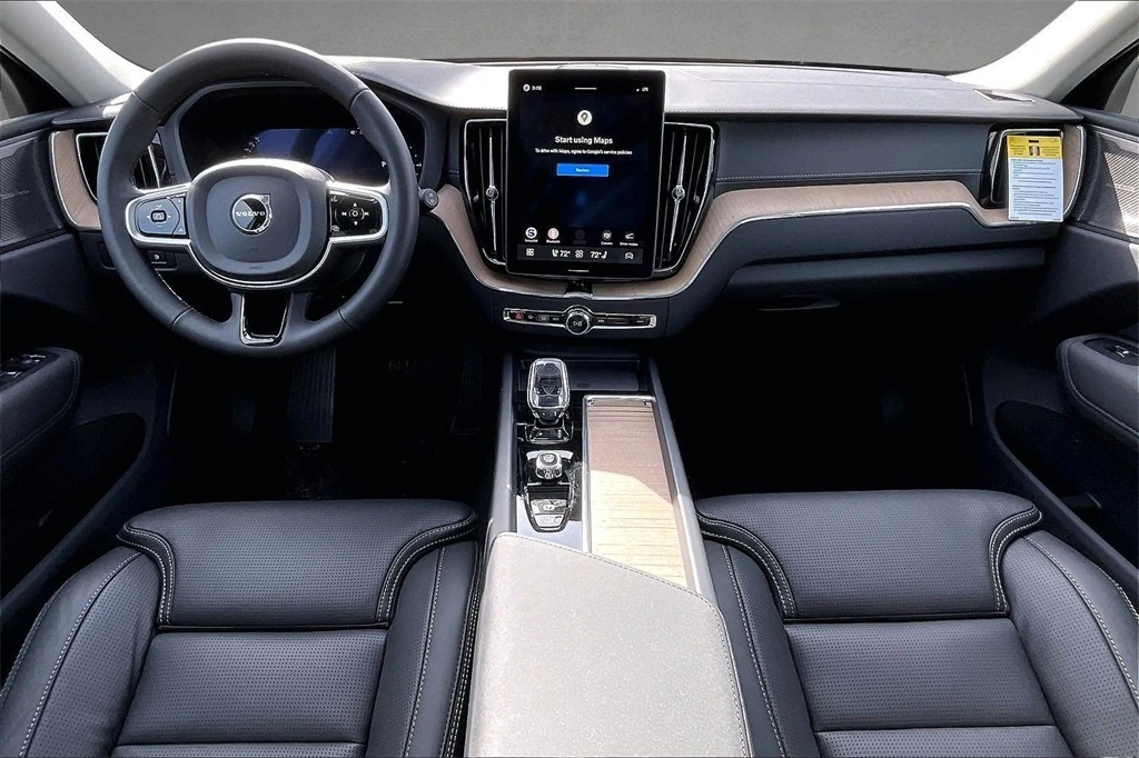 2026 Volvo - image 5