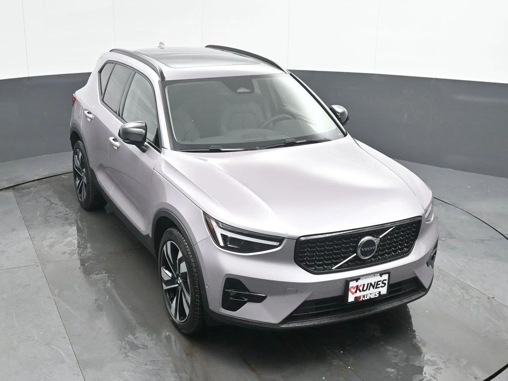 2026 Volvo - image 33