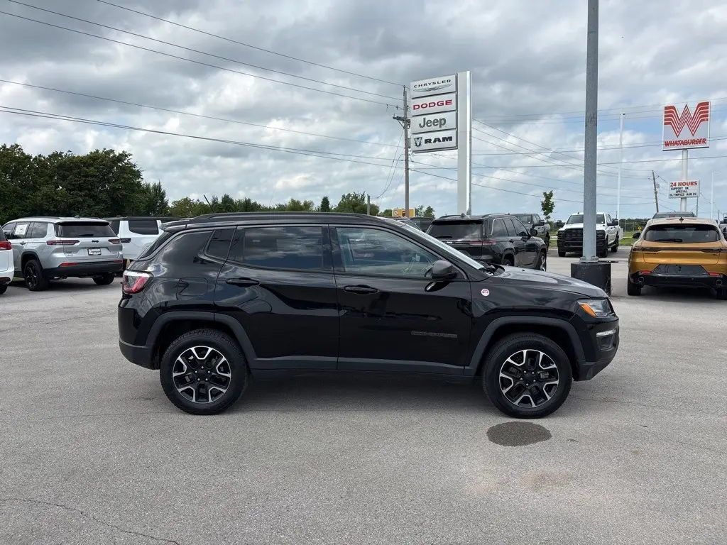 2021 Jeep Compass Trailhawk photo 2