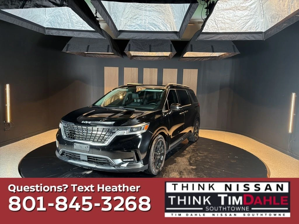 2022 Kia Sedona SX's photo