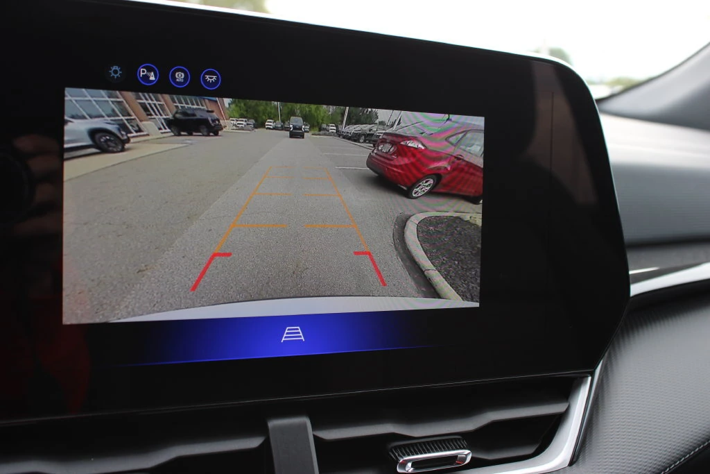2027 Chevrolet Equinox LT - Photo 18