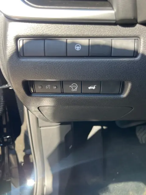 2026 Nissan Rogue SV photo 9
