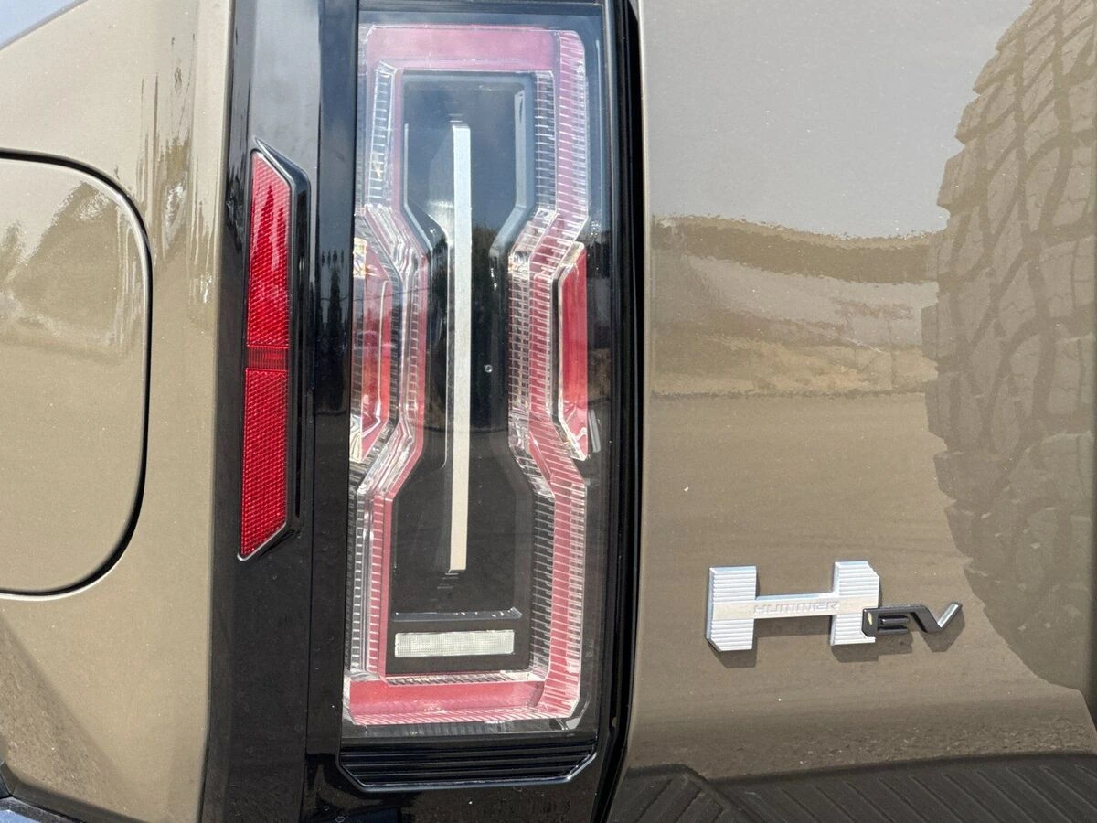 2024 GMC HUMMER EV 3X - Photo 28