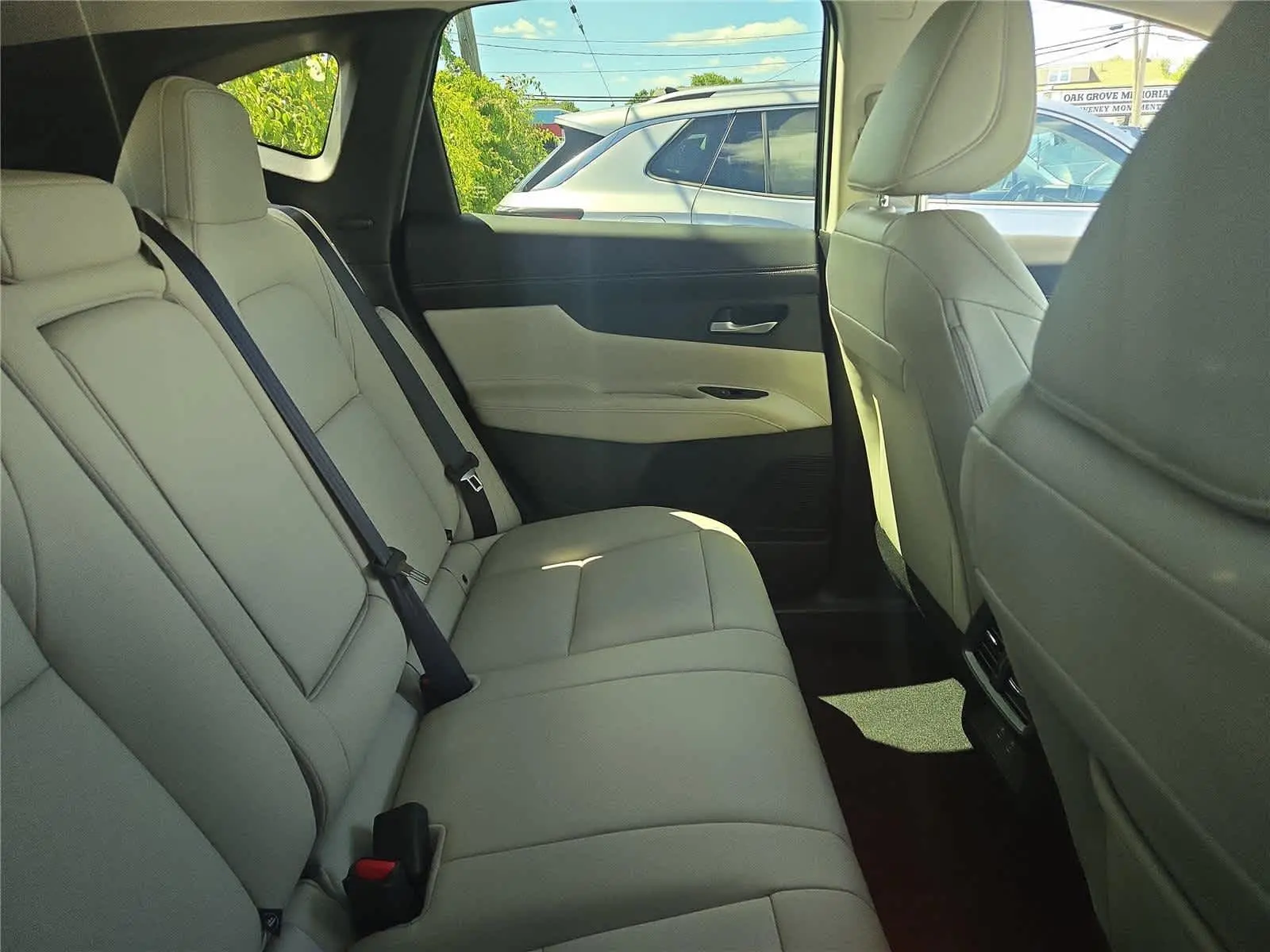 2025 Nissan Murano SL photo 9