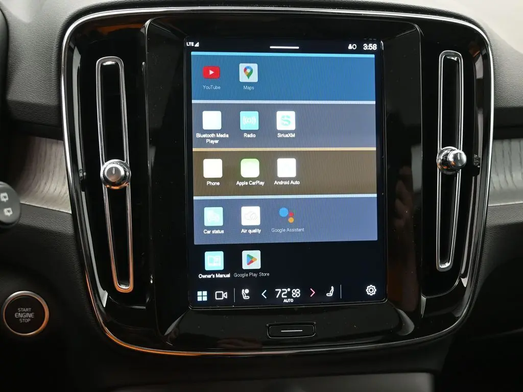 2025 Volvo - image 14