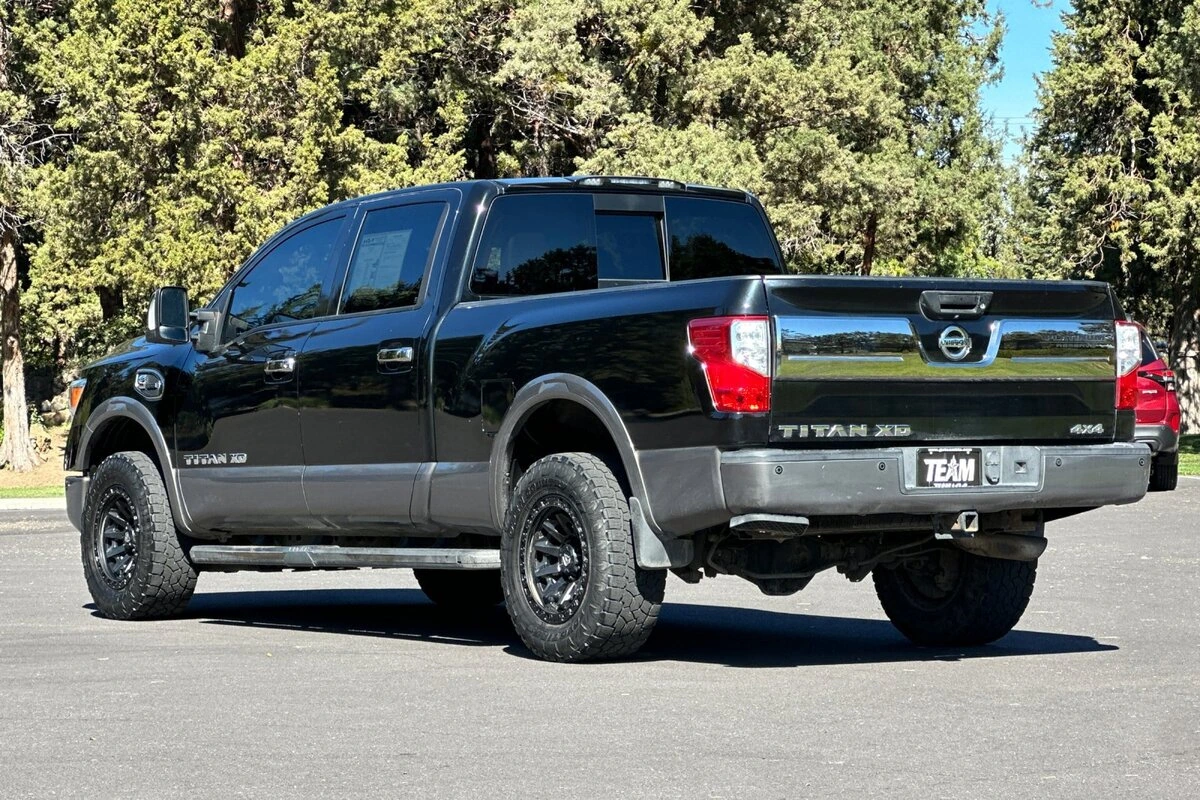 2017 Nissan Titan XD Platinum Reserve - Photo 6