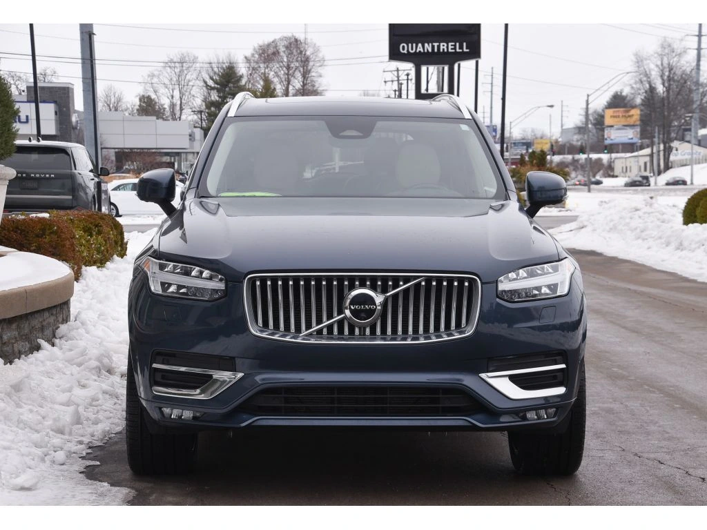2023 Volvo - image 8