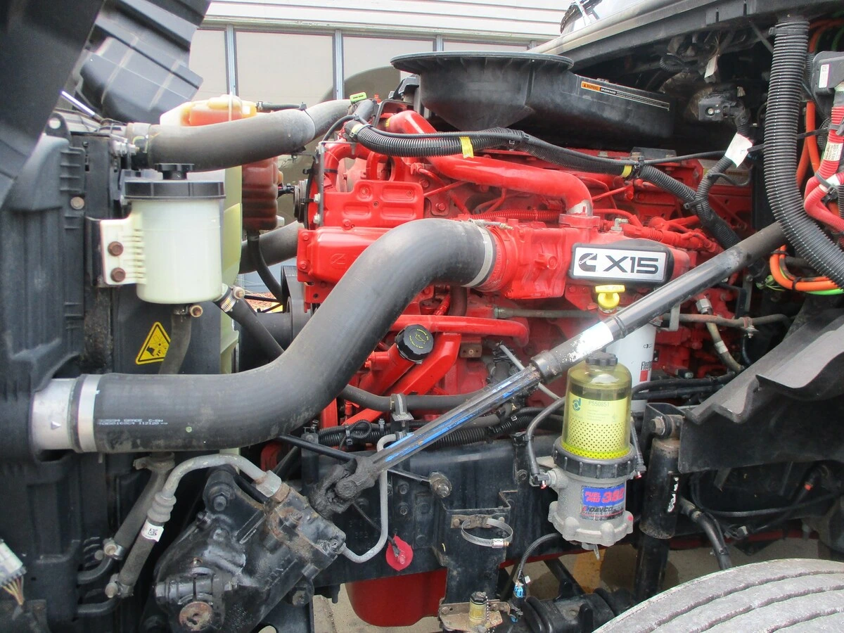 2022 International LT in Altoona, IA — photo 7