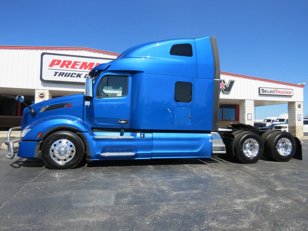 2023 Peterbilt 579 — photo 2