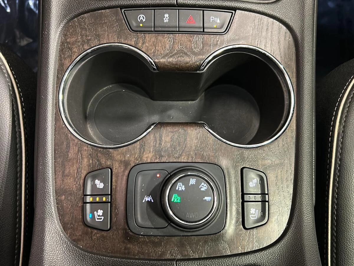 2023 GMC Acadia Denali - Photo 24