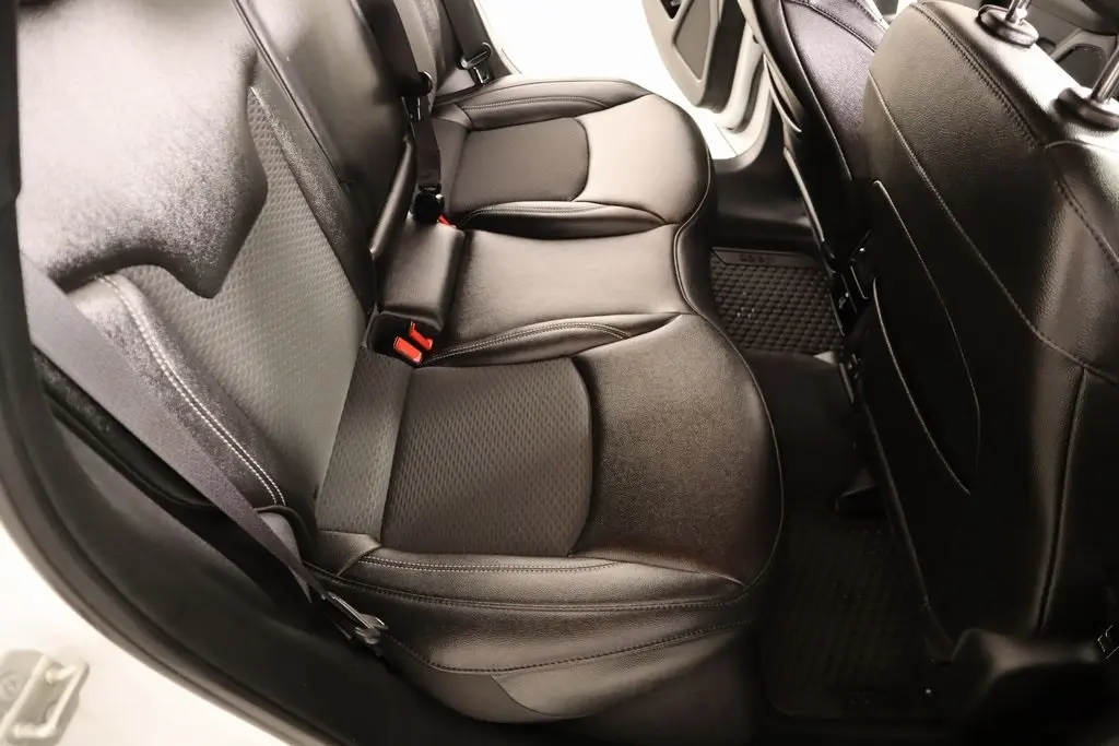 2024 Jeep Compass Latitude photo 12