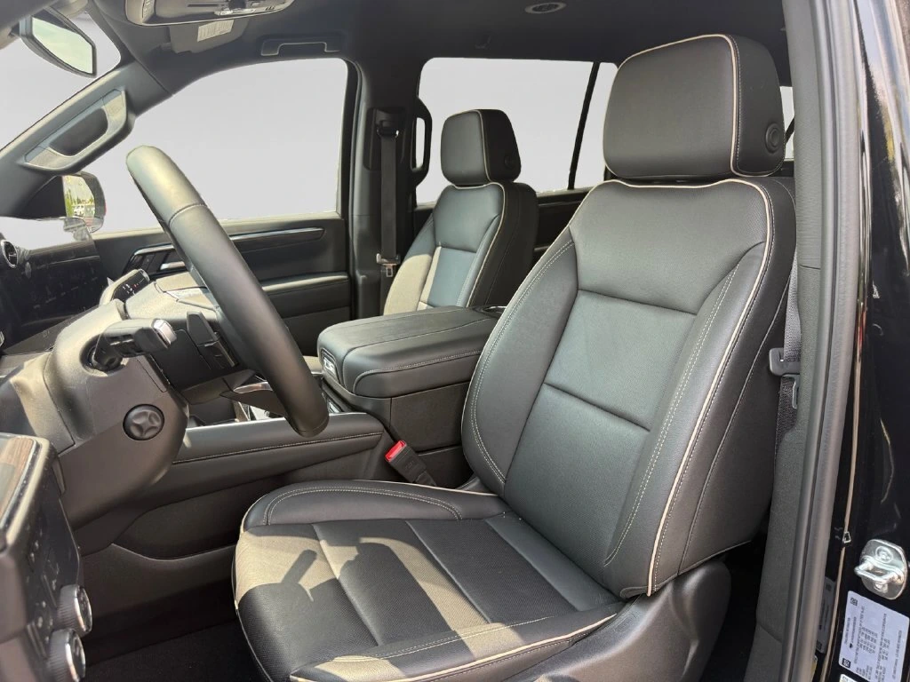 2025 Chevrolet Suburban Premier - Photo 23