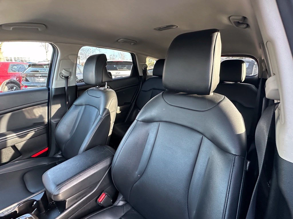 2023 Kia Sportage EX - Photo 13