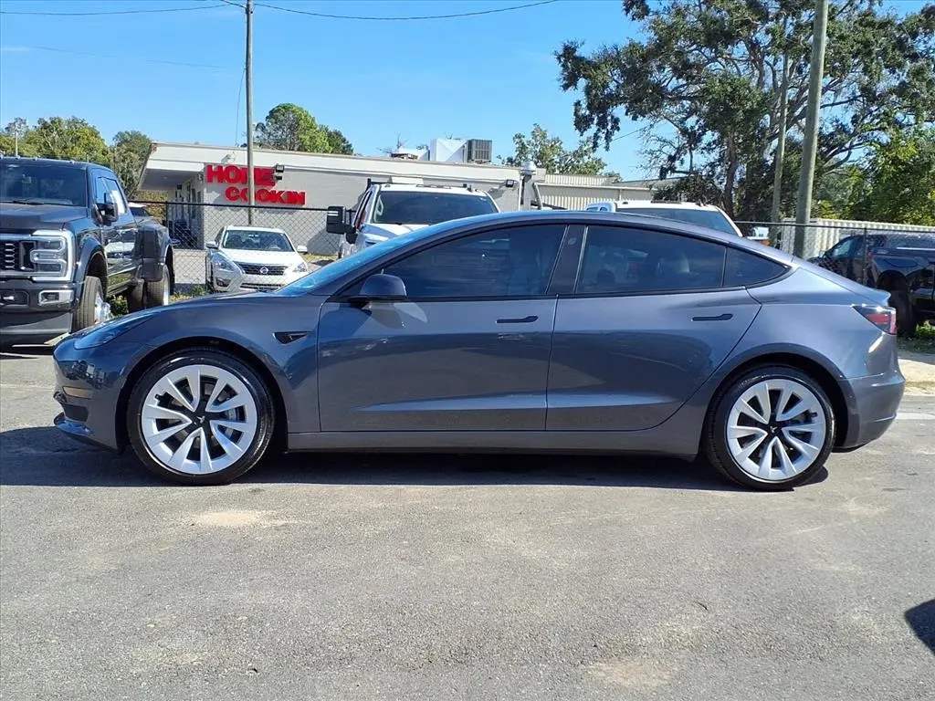 2022 Tesla Model 3 Long Range photo 4
