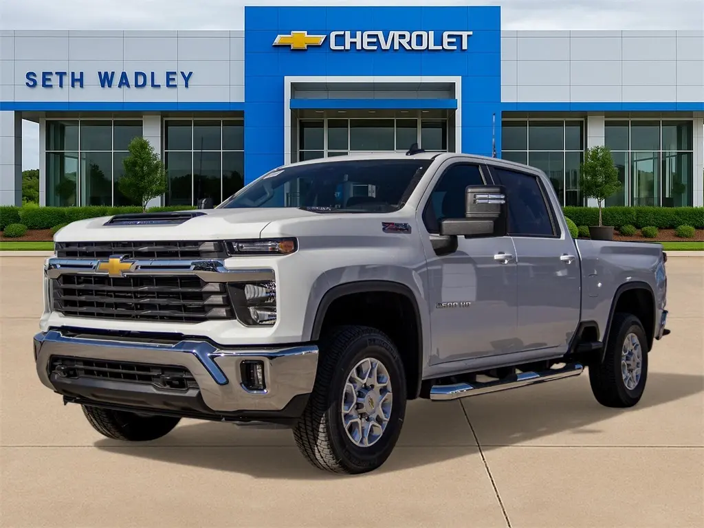 2026 Chevrolet Silverado 2500HD LT photo 3