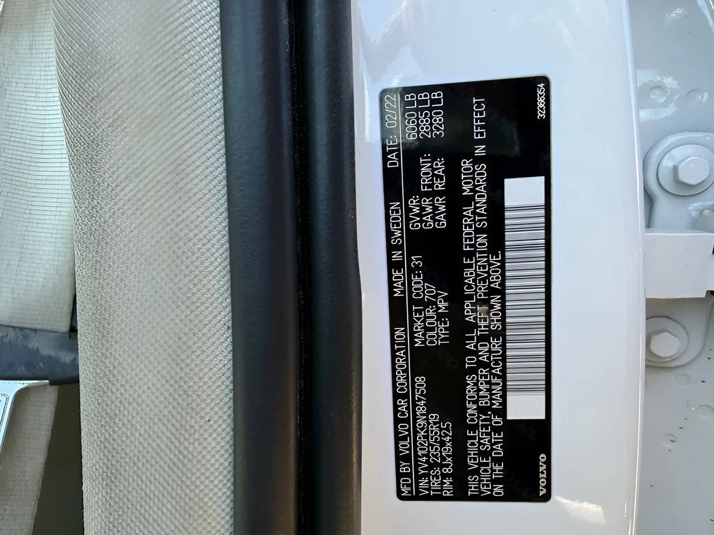 2022 Volvo - image 18