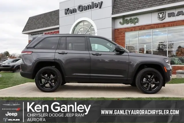 2025 Jeep Grand Cherokee Altitude's photo