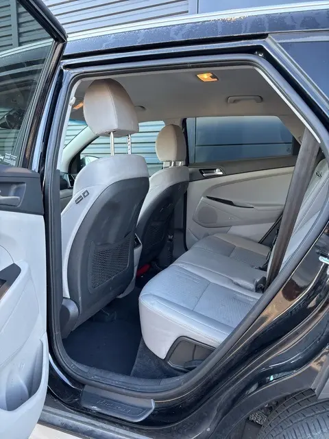 2021 Hyundai Tucson Sport photo 4