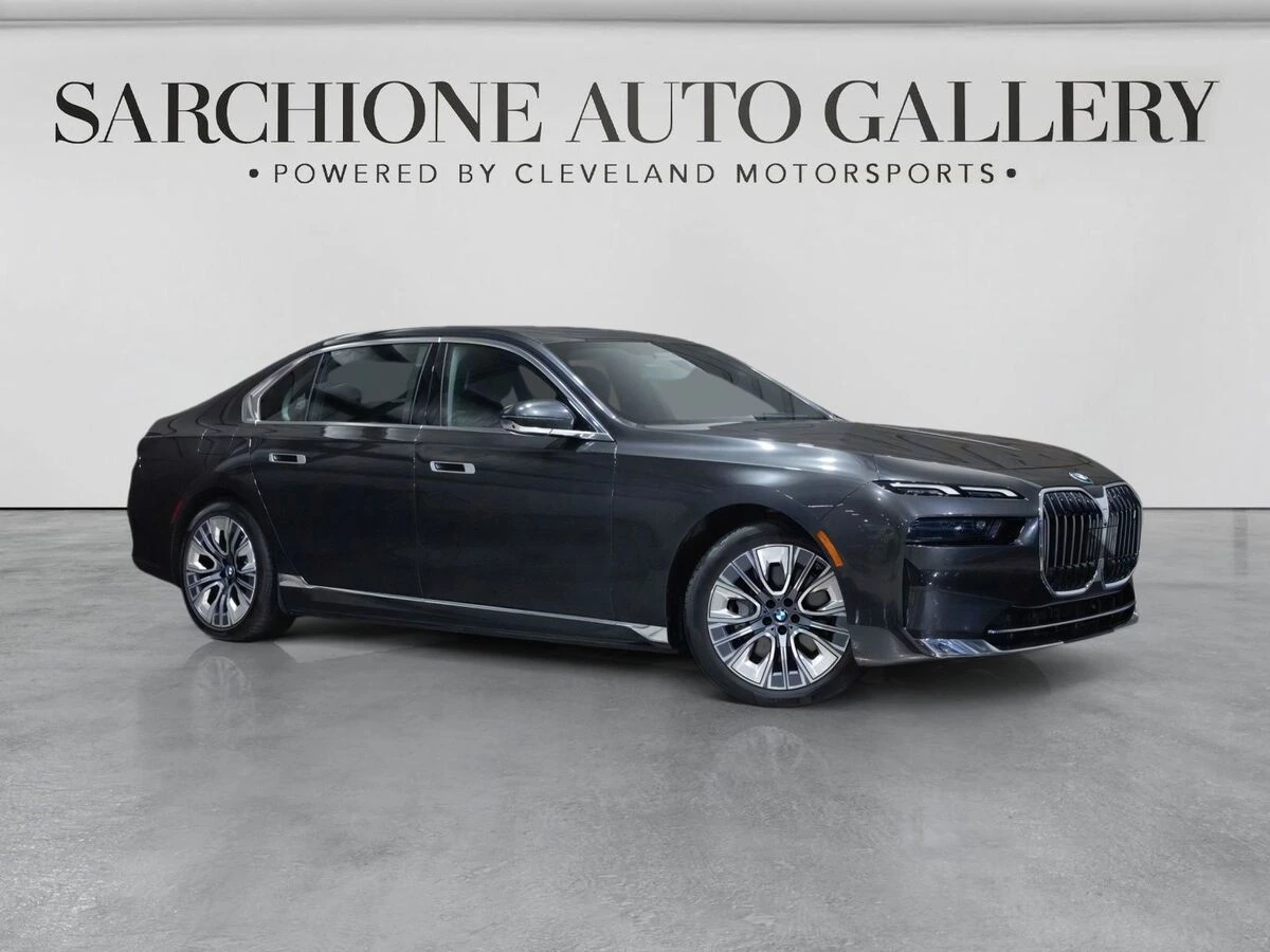 2025 BMW i7 xDrive60 Sedan's photo