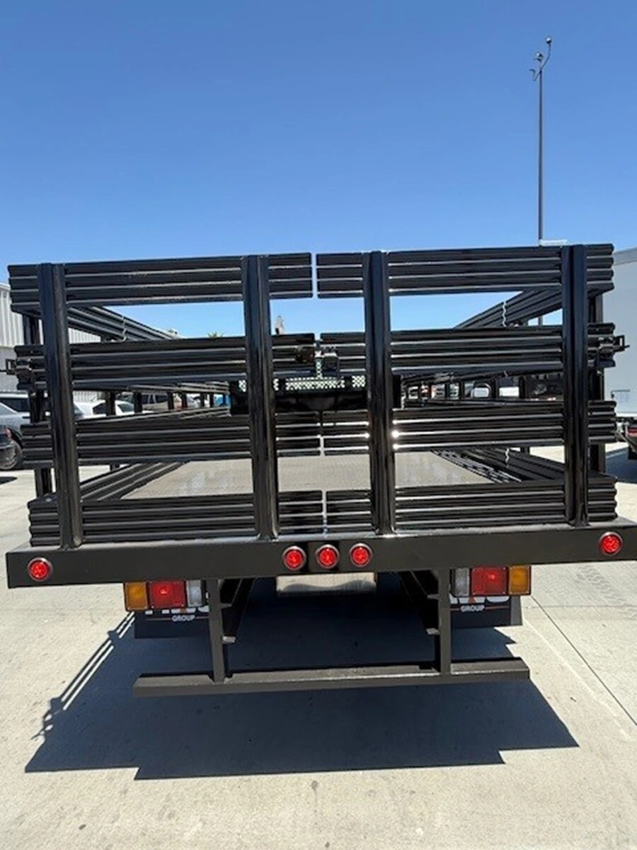 2026 Isuzu NPR — photo 3