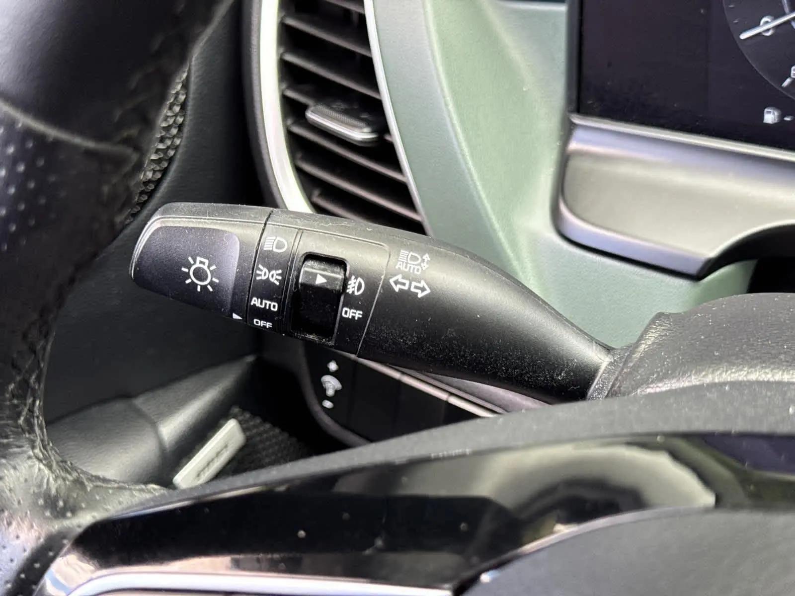 2024 Kia Seltos SX photo 16