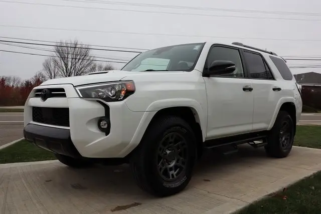 2021 Toyota 4Runner Venture Special Edition photo 3