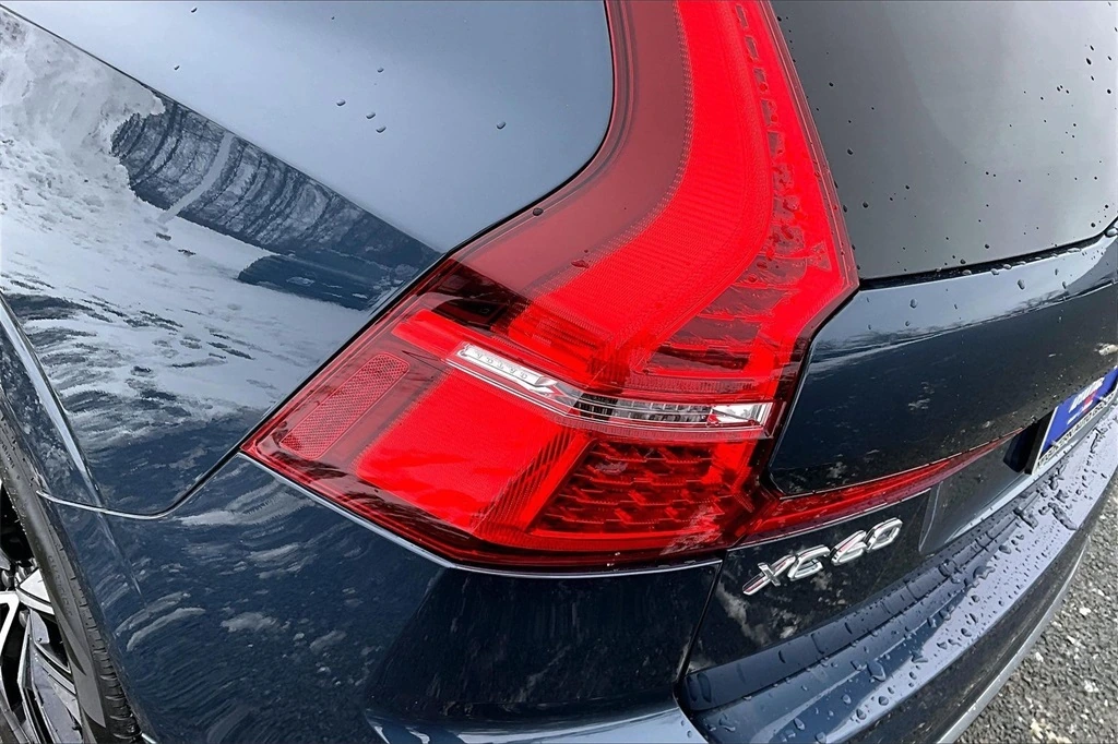 2023 Volvo - image 22