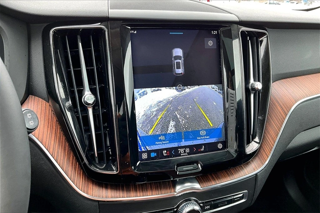 2023 Volvo - image 13