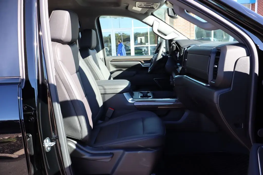 2026 Chevrolet Silverado LT photo 43