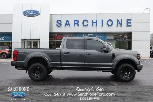 2020 Ford F-350 Super Duty Lariat's photo