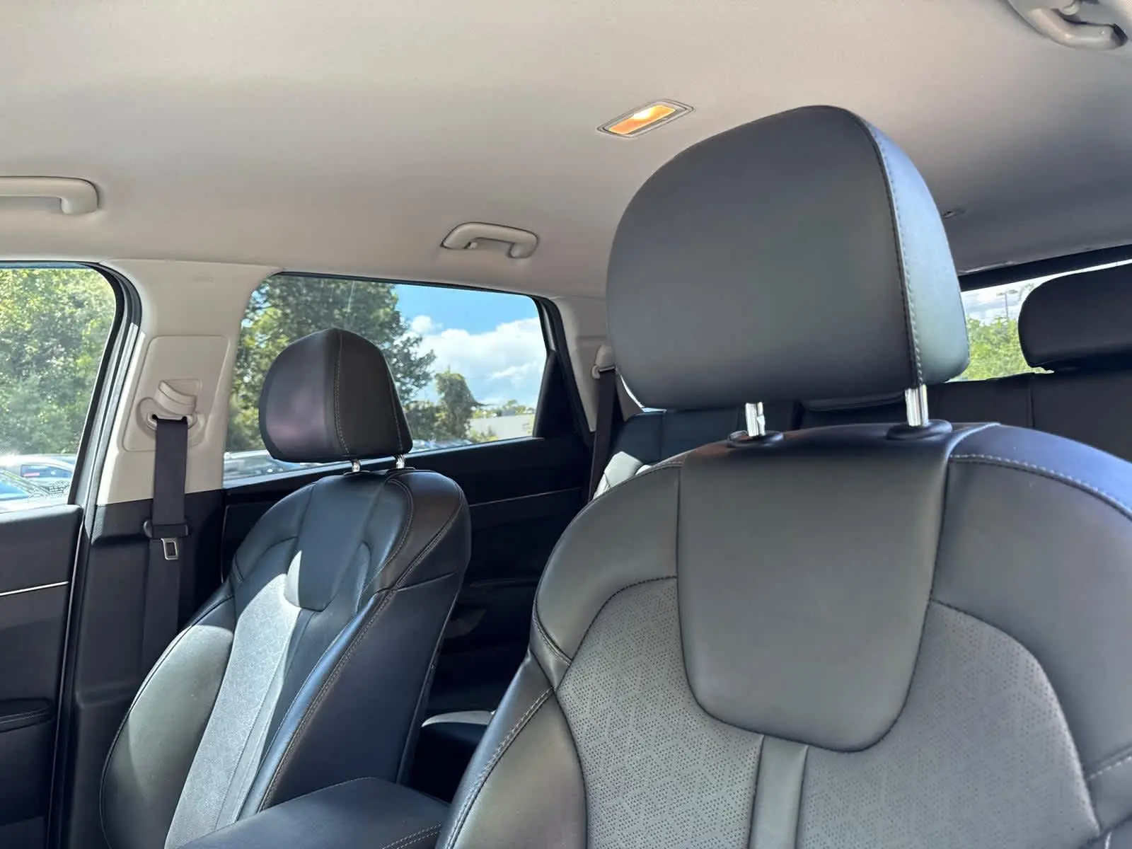 2021 Kia Sorento S photo 13
