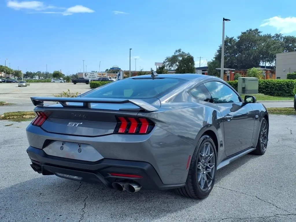 2025 Ford Mustang GT Premium photo 7