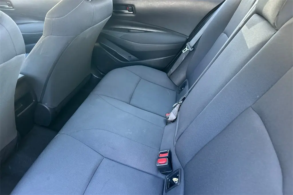 2022 Toyota Corolla LE photo 9