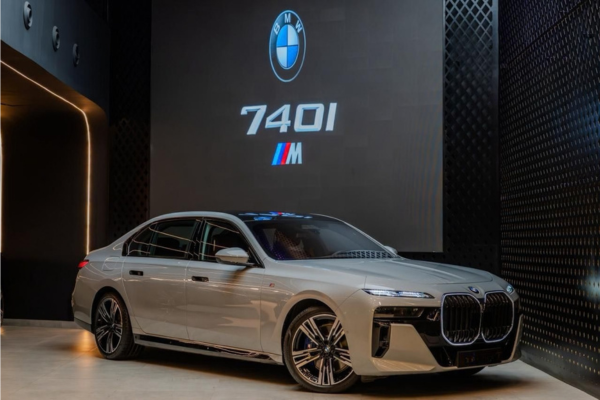 2026 BMW 740i