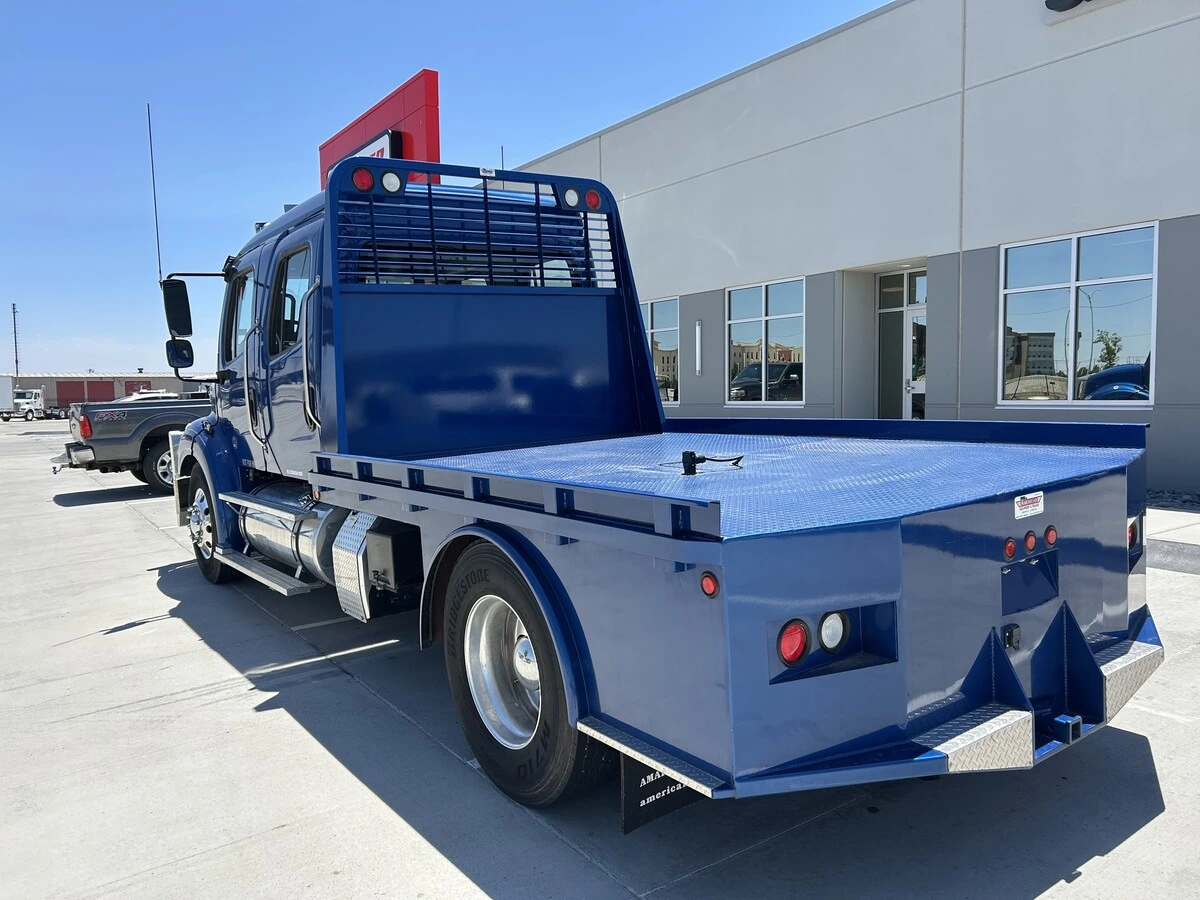 2017 Freightliner M2 112 — photo 8