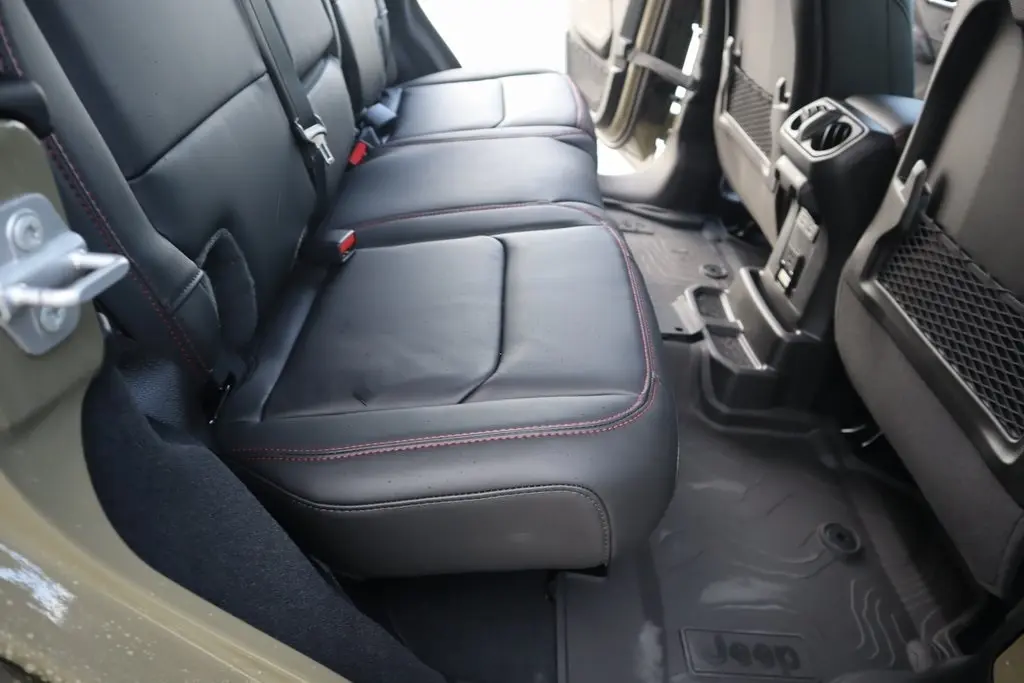 2025 Jeep Wrangler Rubicon X photo 15