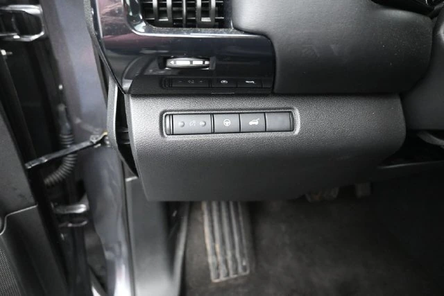 2025 Nissan Pathfinder SV - Photo 13