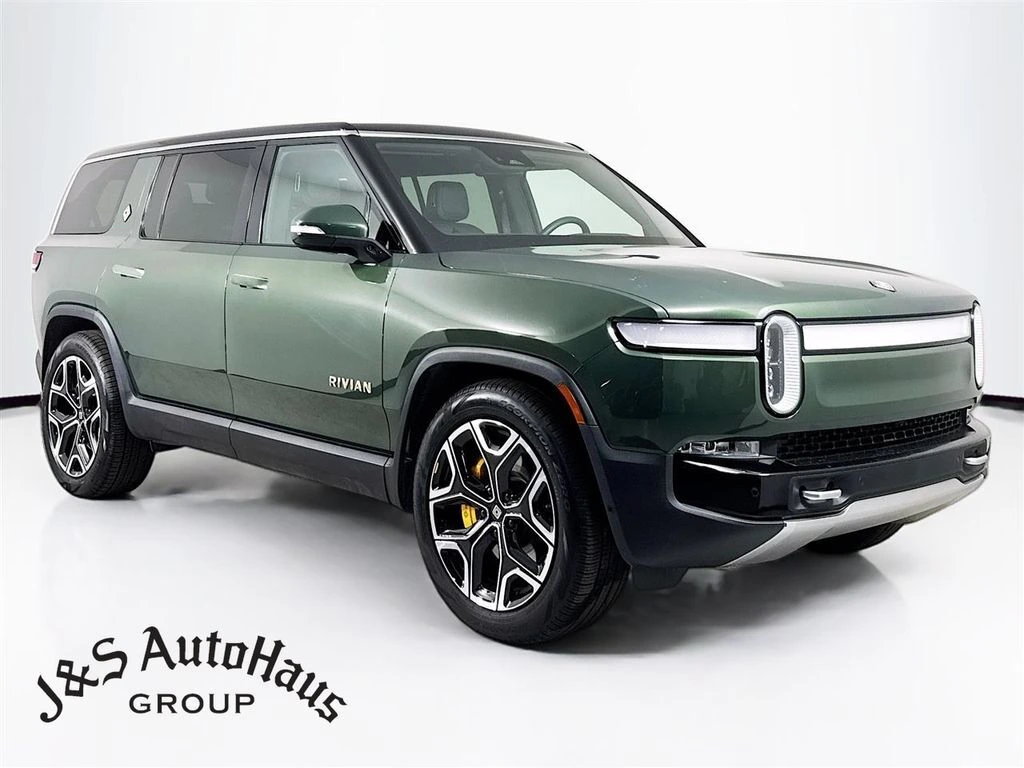 2023 Rivian R1S Adventure's photo