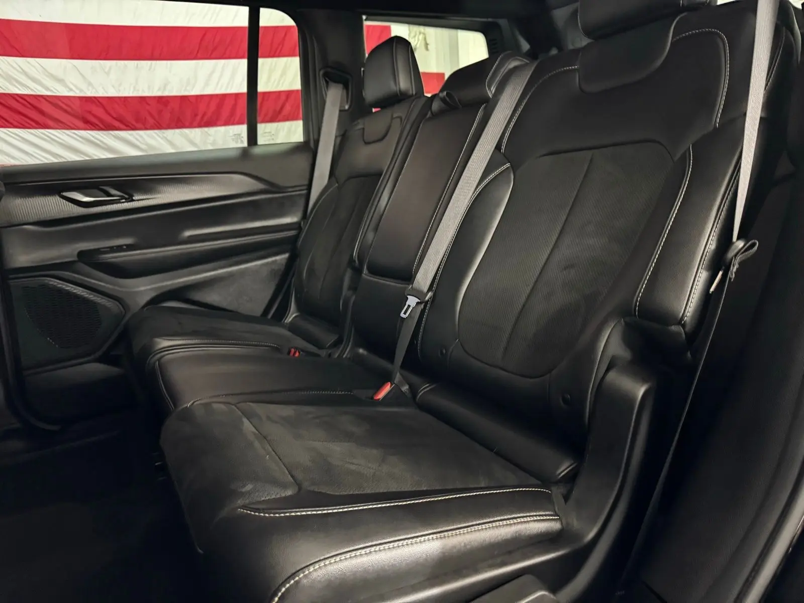 2024 Jeep Grand Cherokee Altitude photo 13