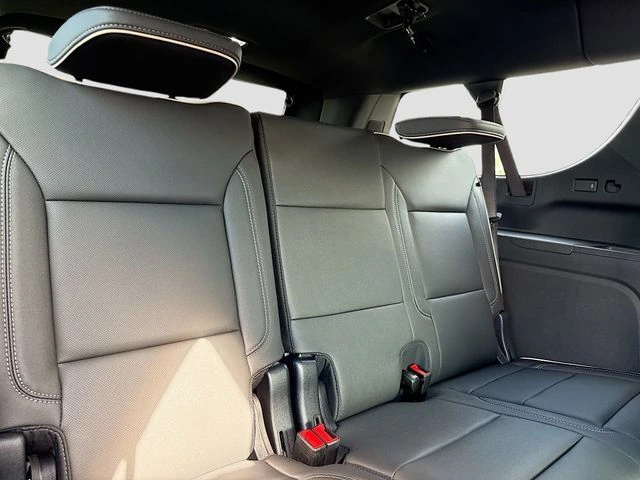 2025 Chevrolet Suburban Premier - Photo 33