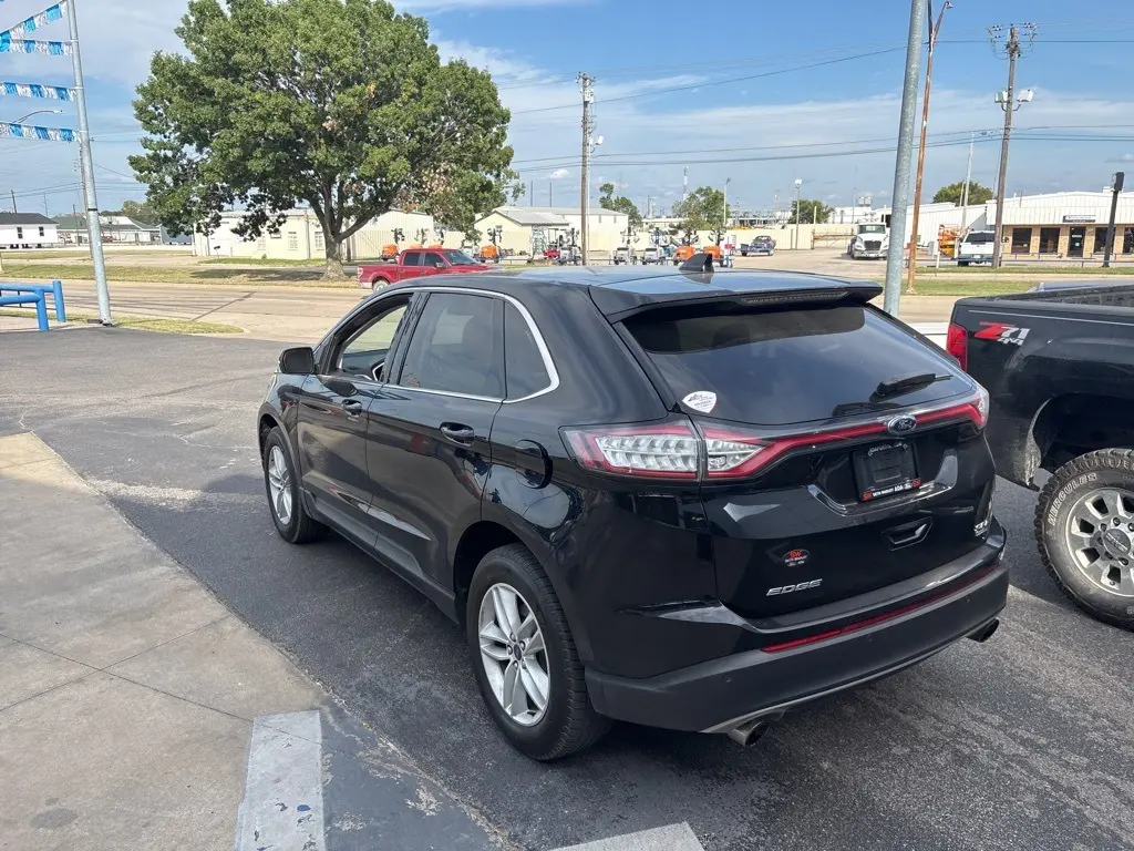 2017 Ford Edge SEL photo 2