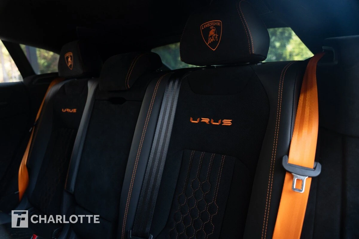 2023 Lamborghini Urus Performante - Photo 37